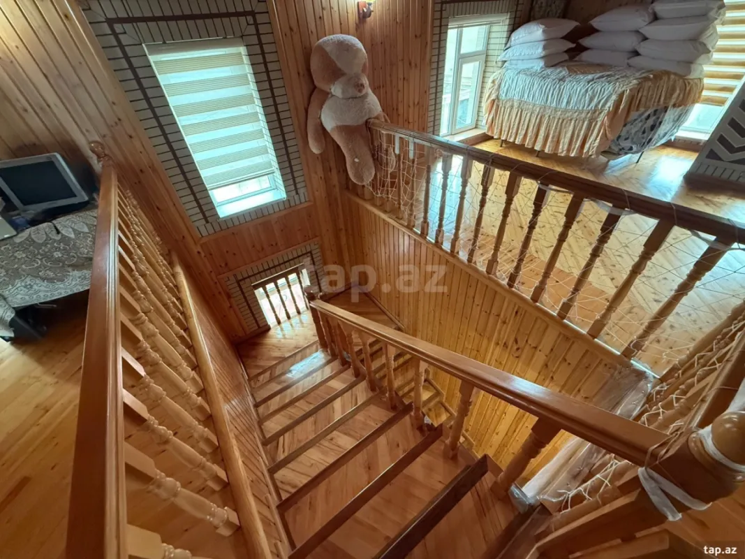 Satılır 6 otaqlı həyət evi