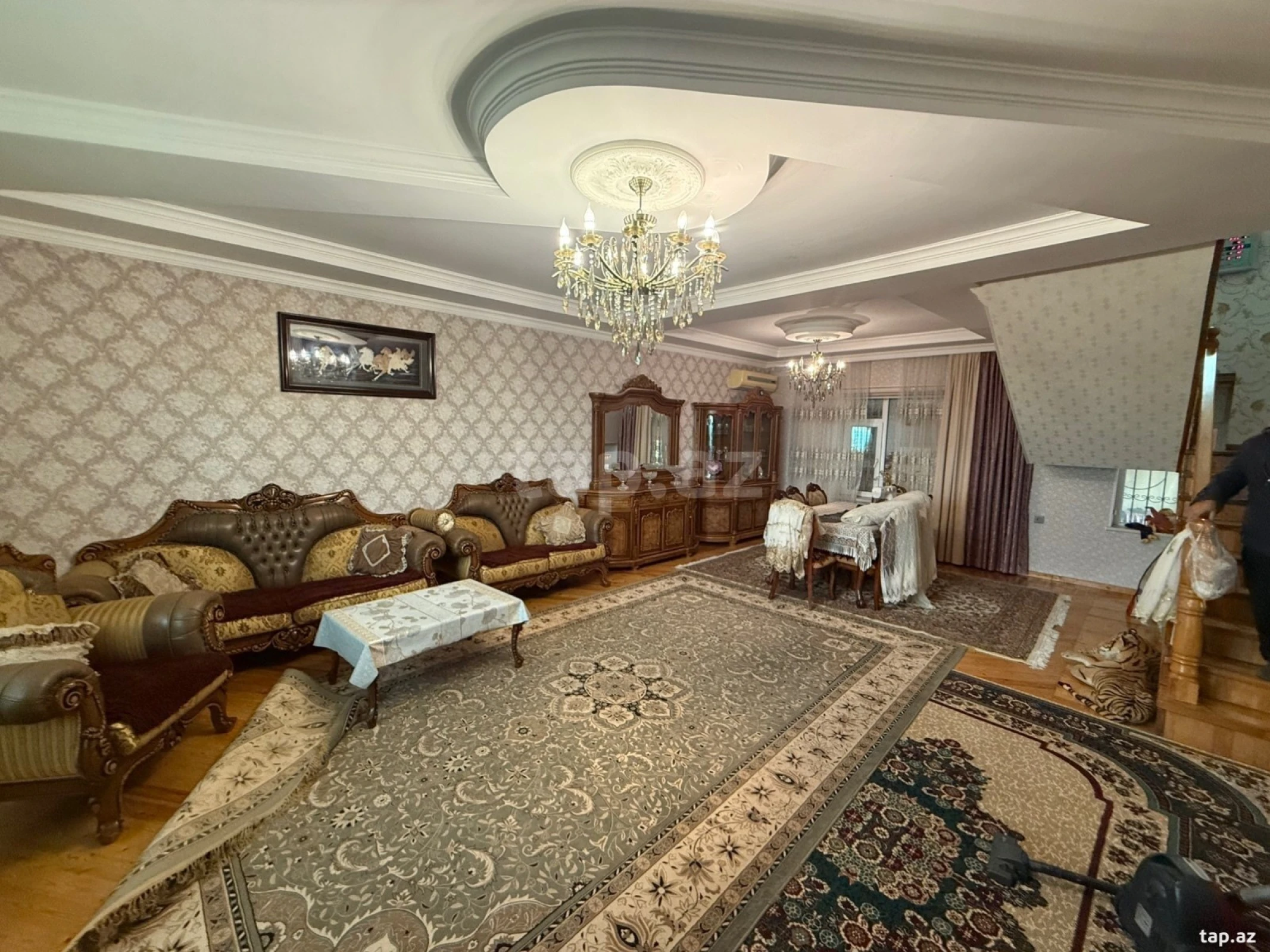 Satılır 6 otaqlı həyət evi