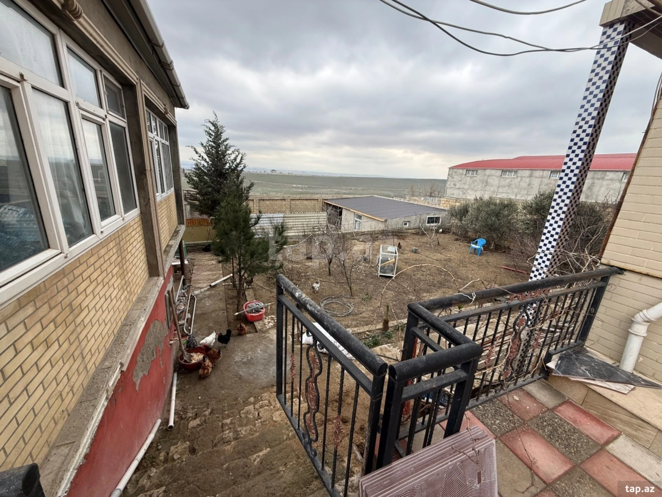 Satılır 6 otaqlı həyət evi