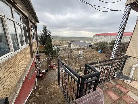 Satılır 6 otaqlı həyət evi