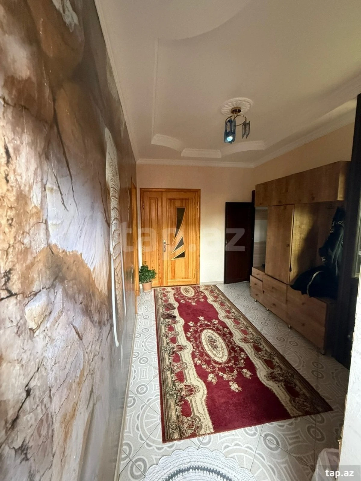 Satılır 6 otaqlı həyət evi