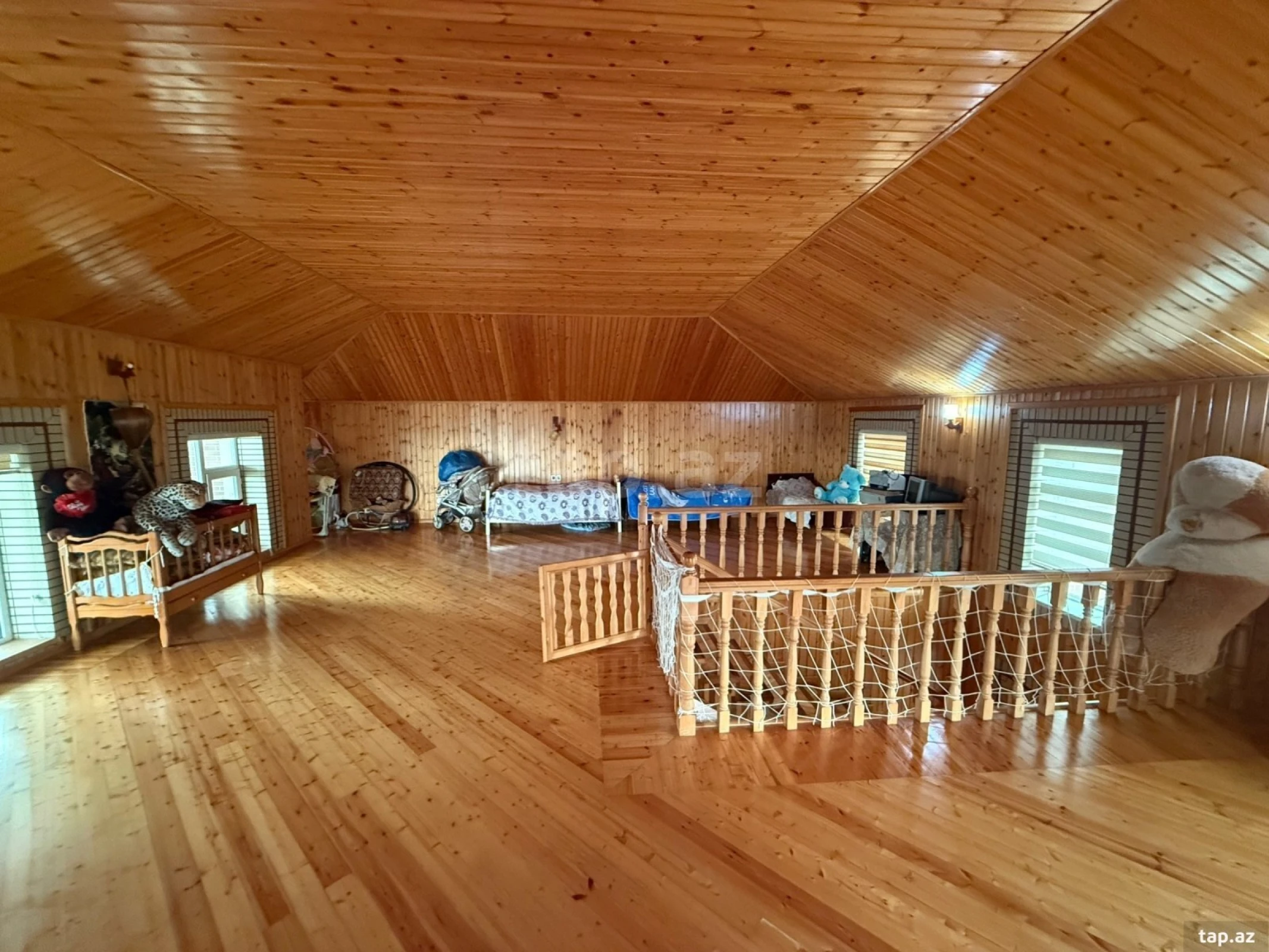 Satılır 6 otaqlı həyət evi