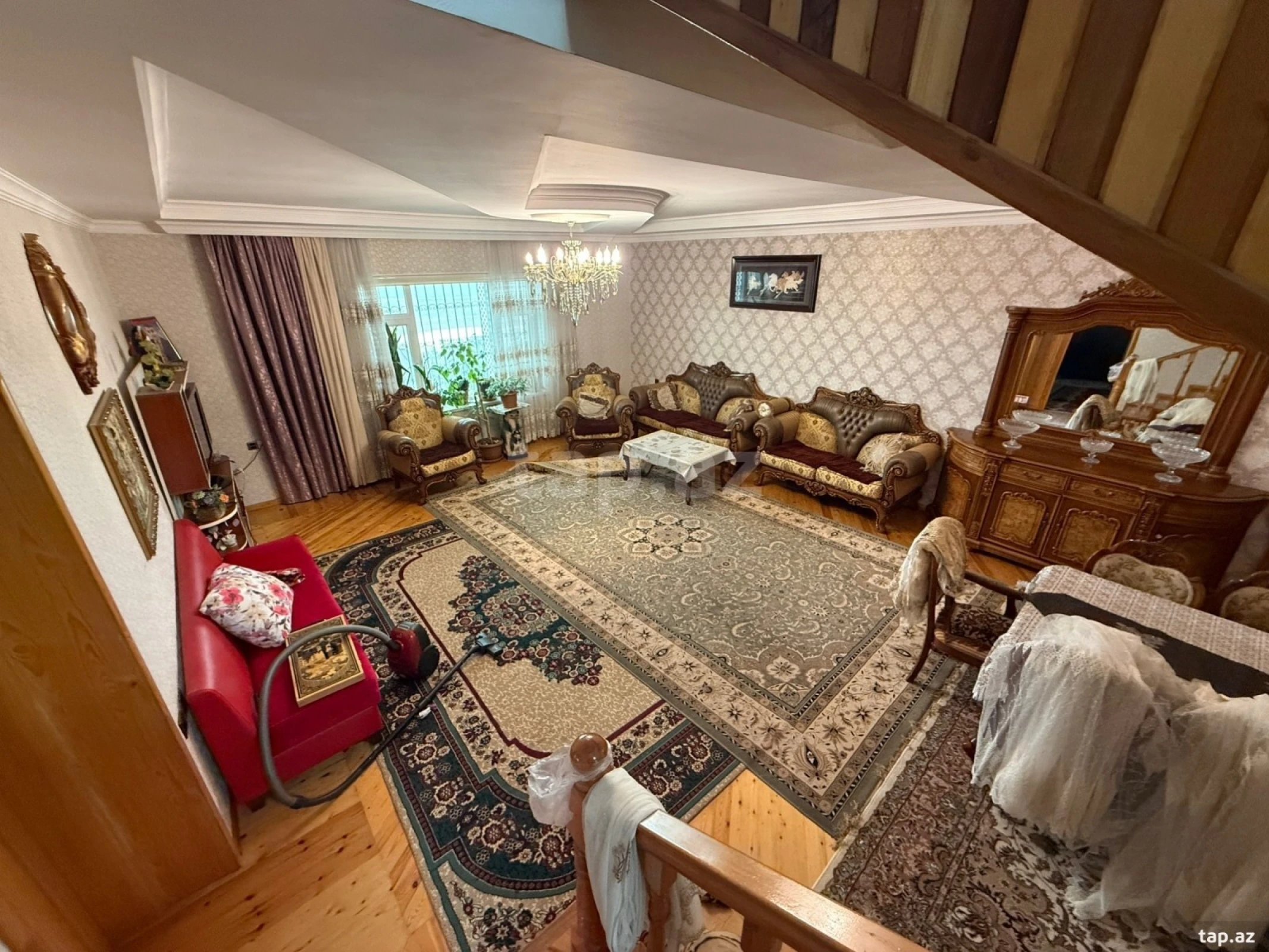 Satılır 6 otaqlı həyət evi