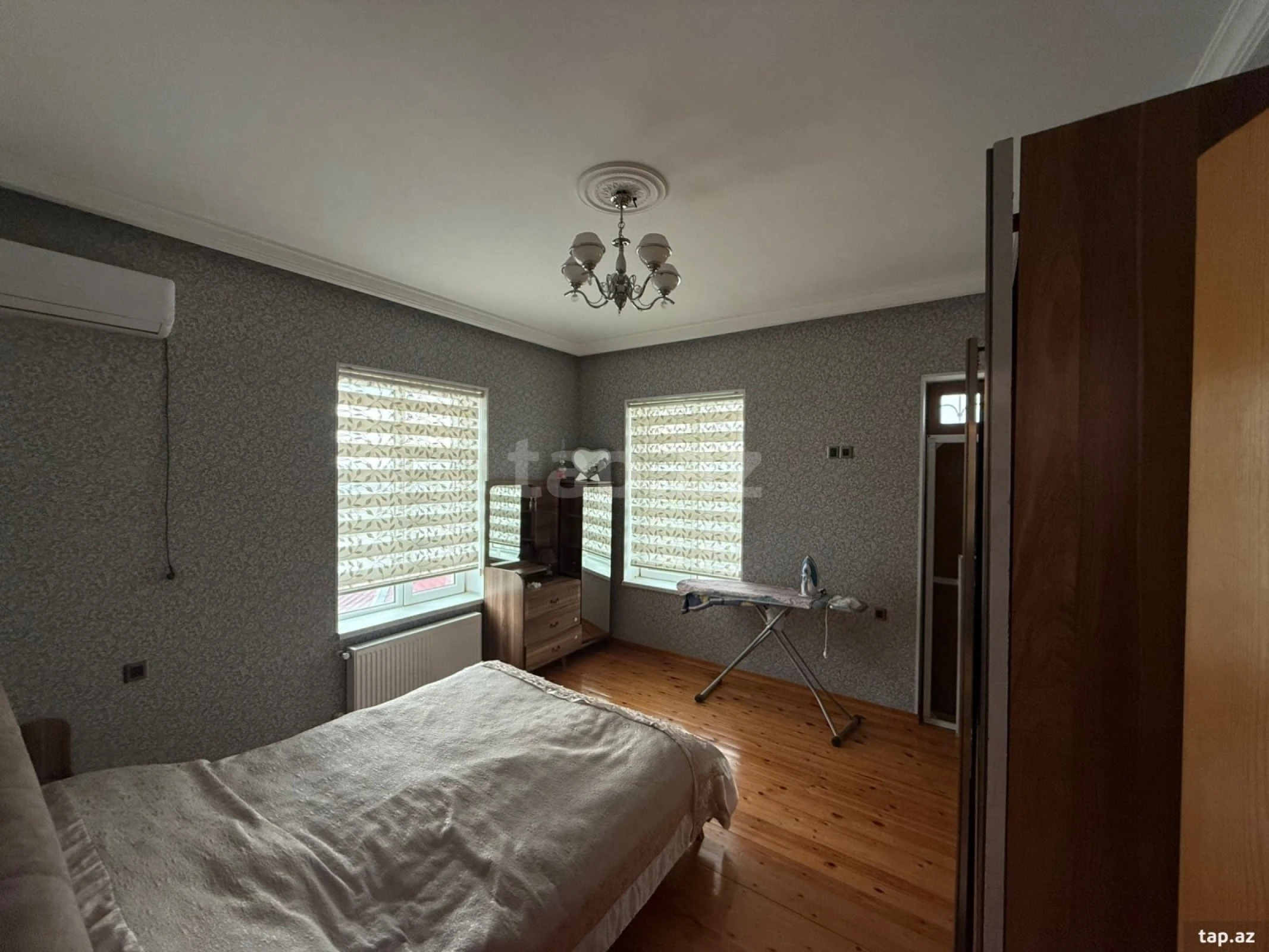 Satılır 6 otaqlı həyət evi