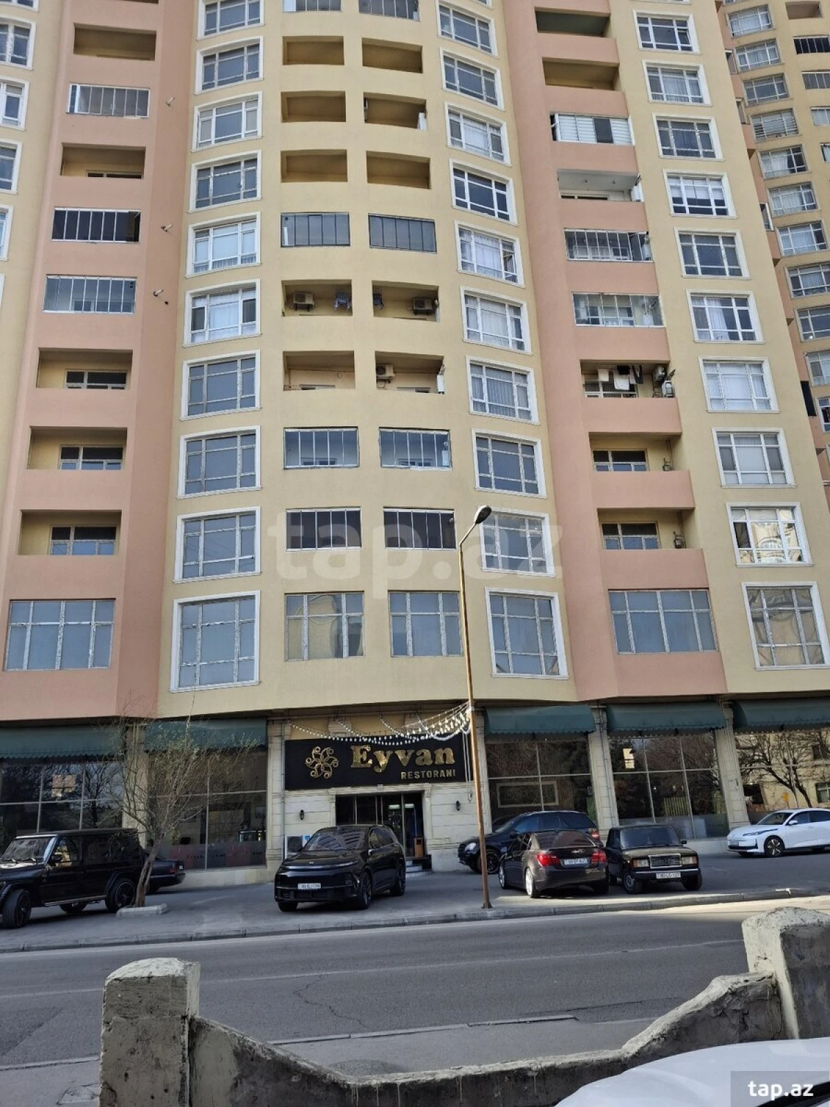 Satılır 3 otaqlı yeni tikili 122 m²