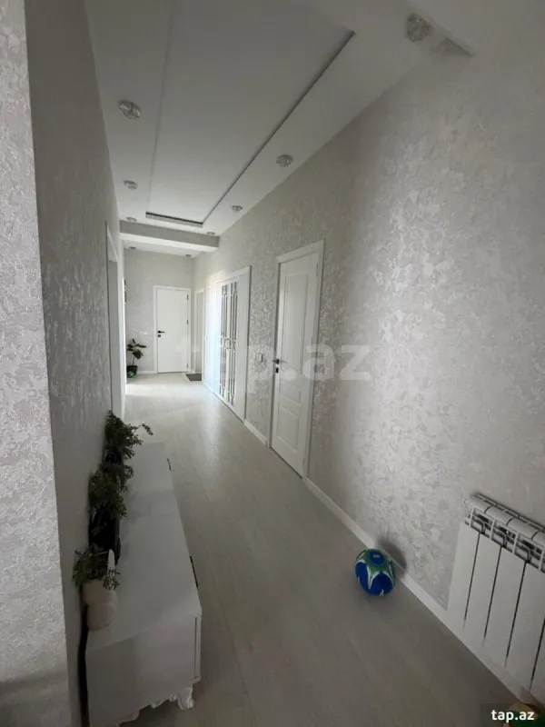 Satılır 3 otaqlı yeni tikili 122 m²