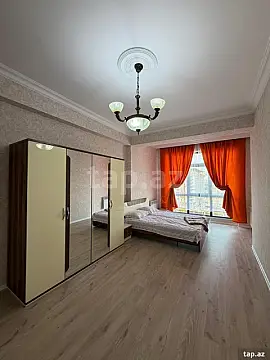 Kirayə verilir 2 otaqlı yeni tikili 76 m²