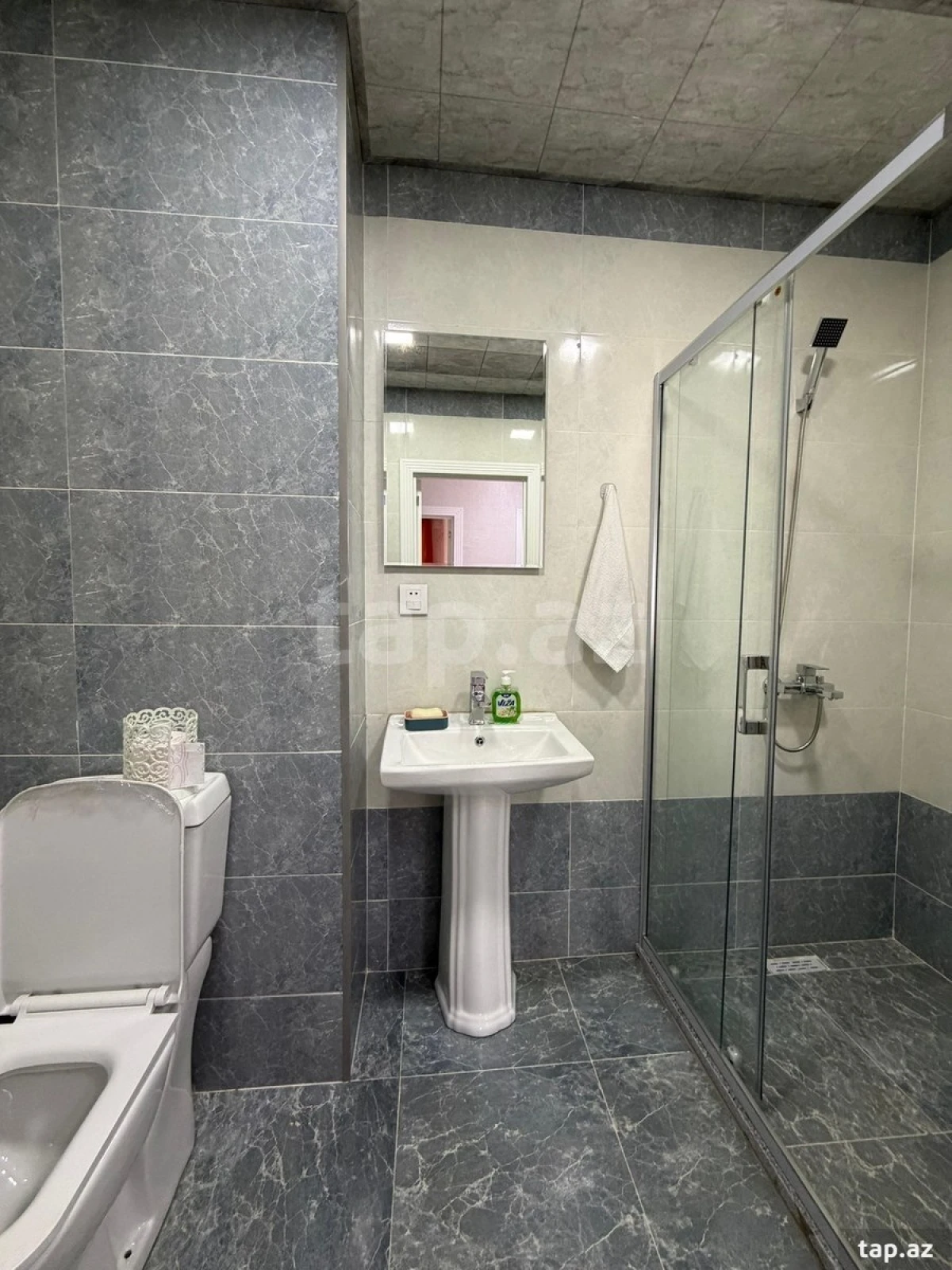 Kirayə verilir 2 otaqlı yeni tikili 76 m²