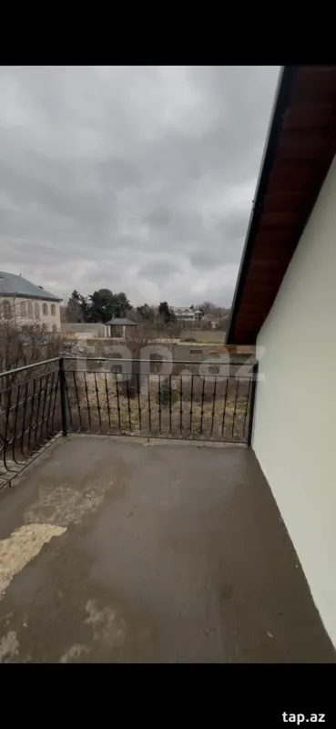Satılır 4 otaqlı həyət evi