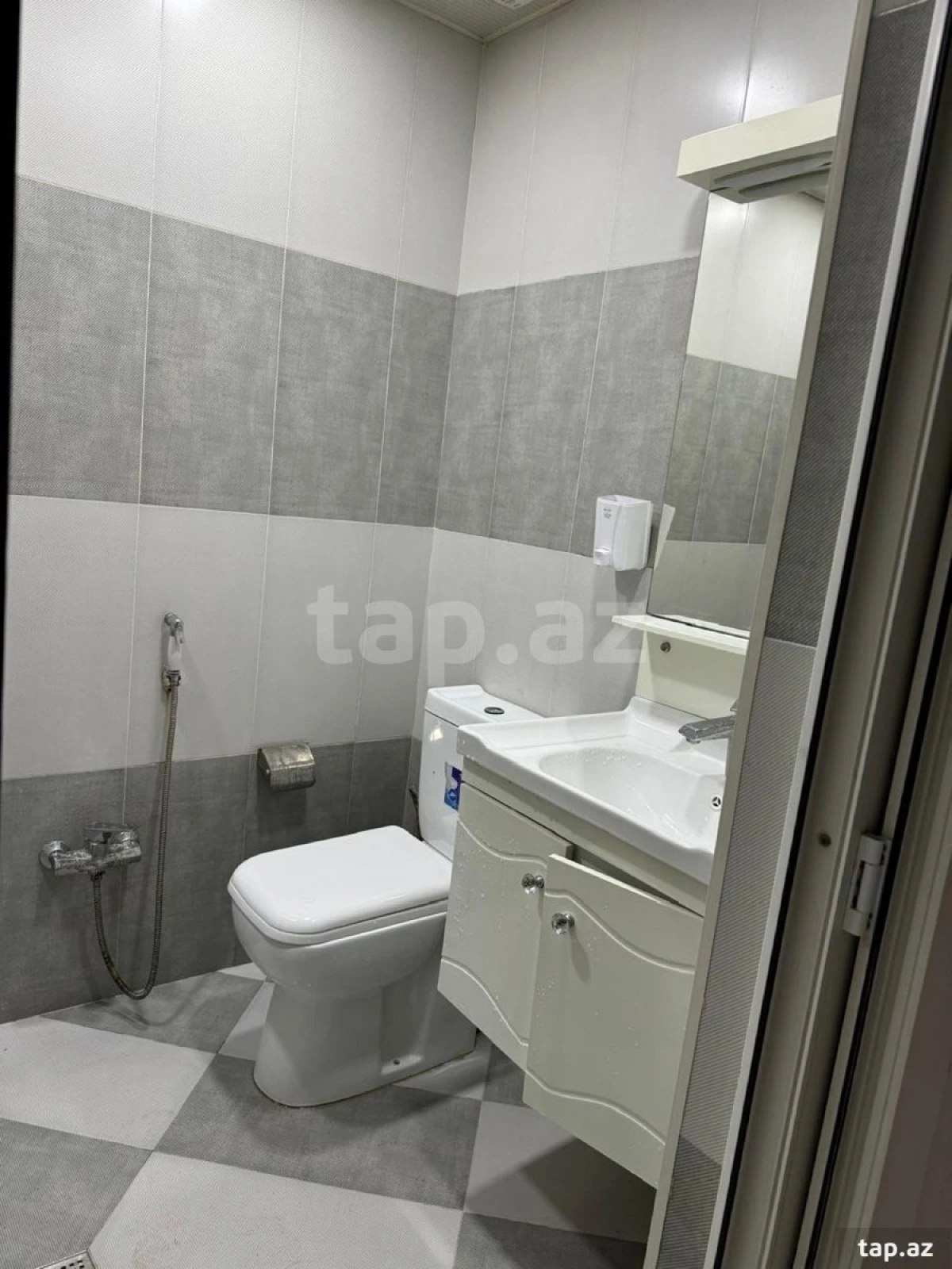 Kirayə verilir 2 otaqlı yeni tikili 50 m²