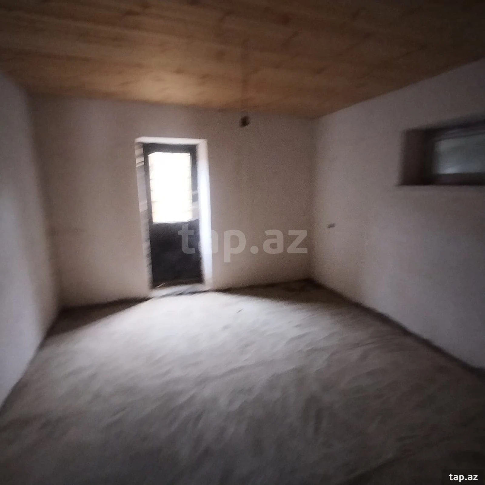 Satılır 4 otaqlı həyət evi