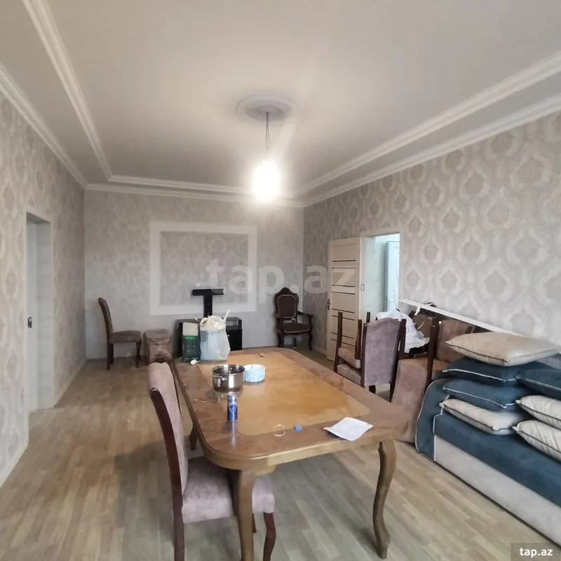 Satılır 4 otaqlı həyət evi