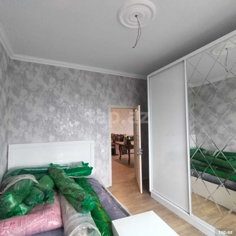 Satılır 4 otaqlı həyət evi