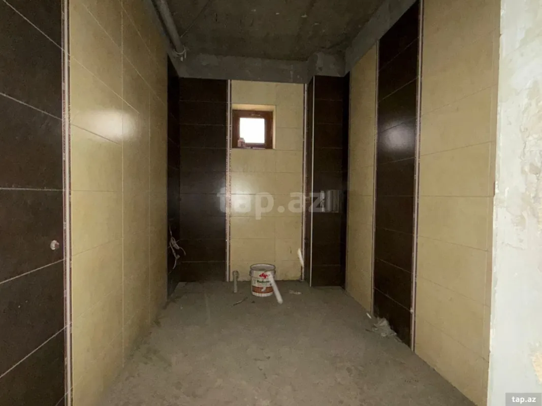 Satılır 6 otaqlı həyət evi