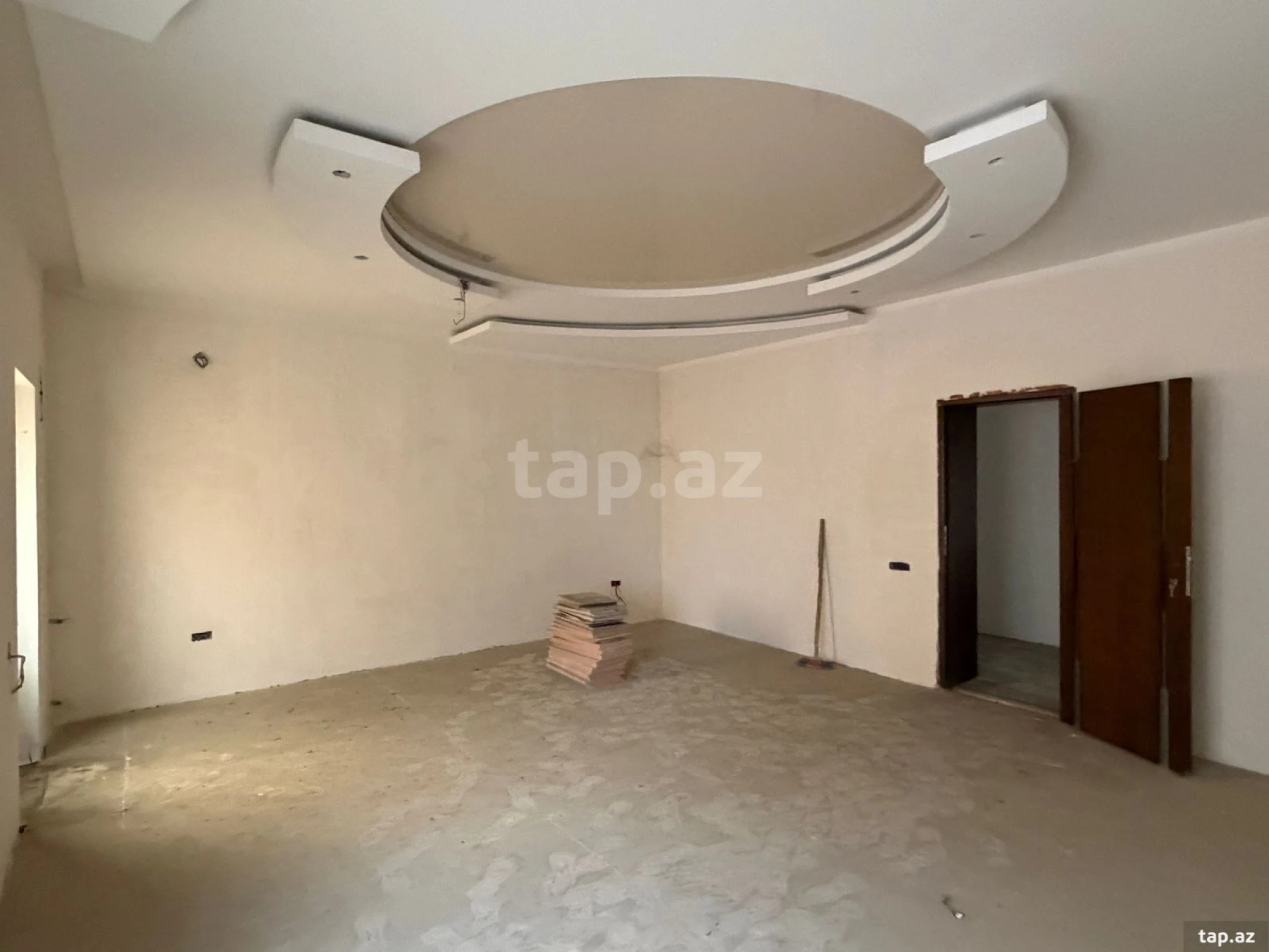 Satılır 6 otaqlı həyət evi
