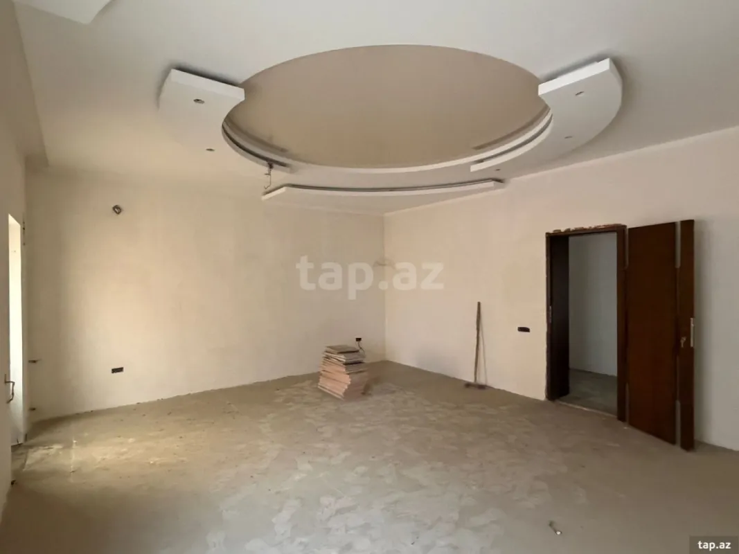 Satılır 6 otaqlı həyət evi