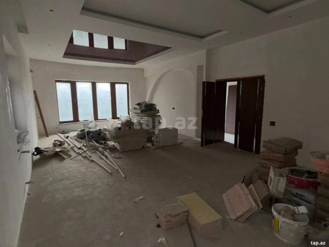 Satılır 6 otaqlı həyət evi