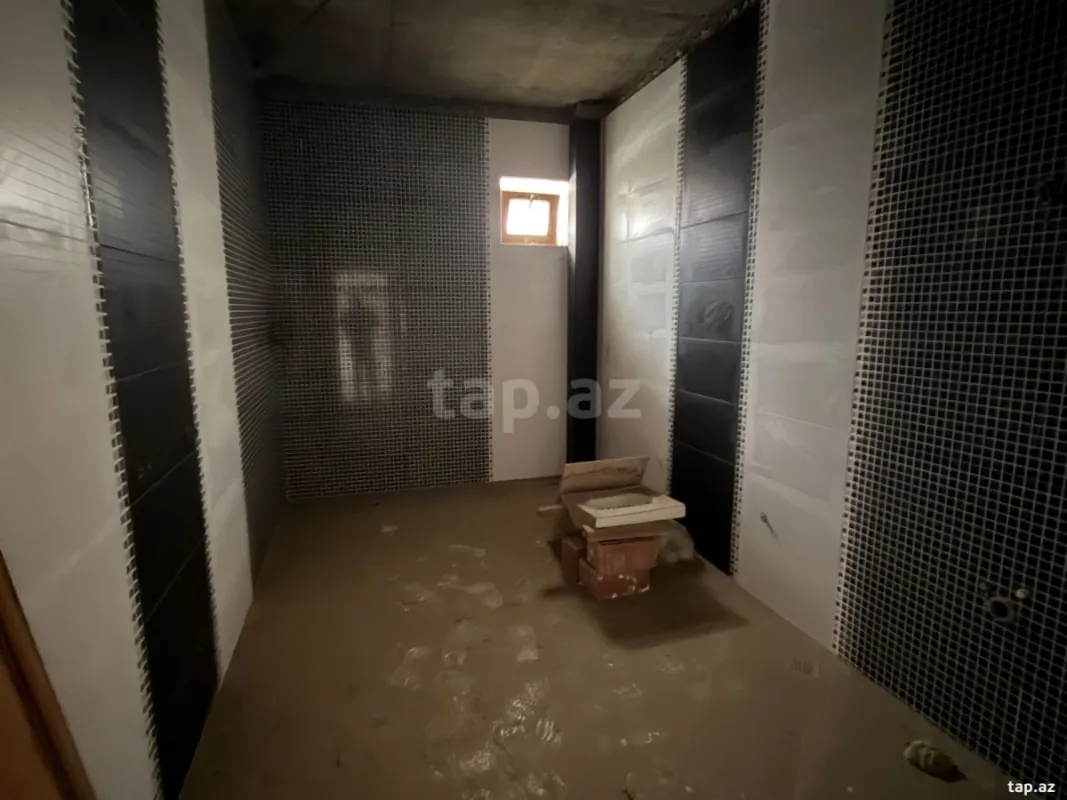 Satılır 6 otaqlı həyət evi