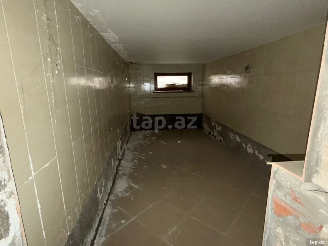 Satılır 6 otaqlı həyət evi