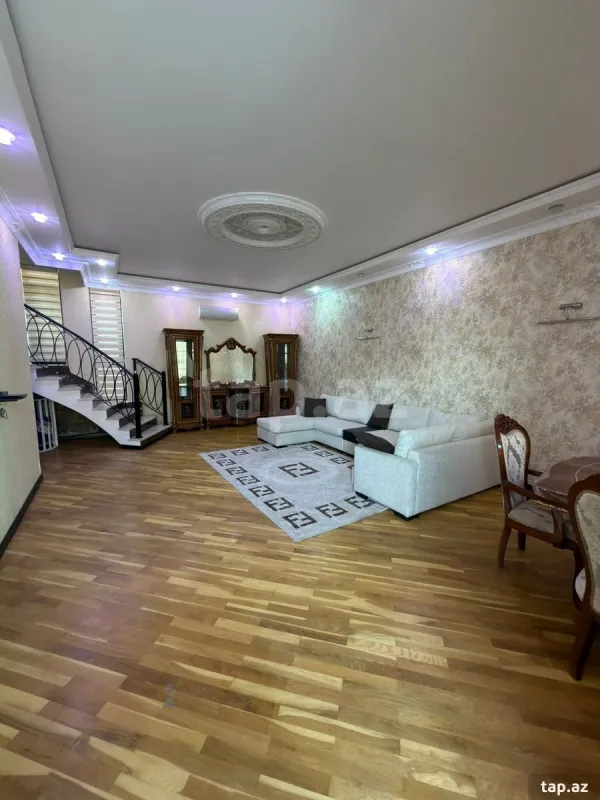 Satılır 4 otaqlı həyət evi