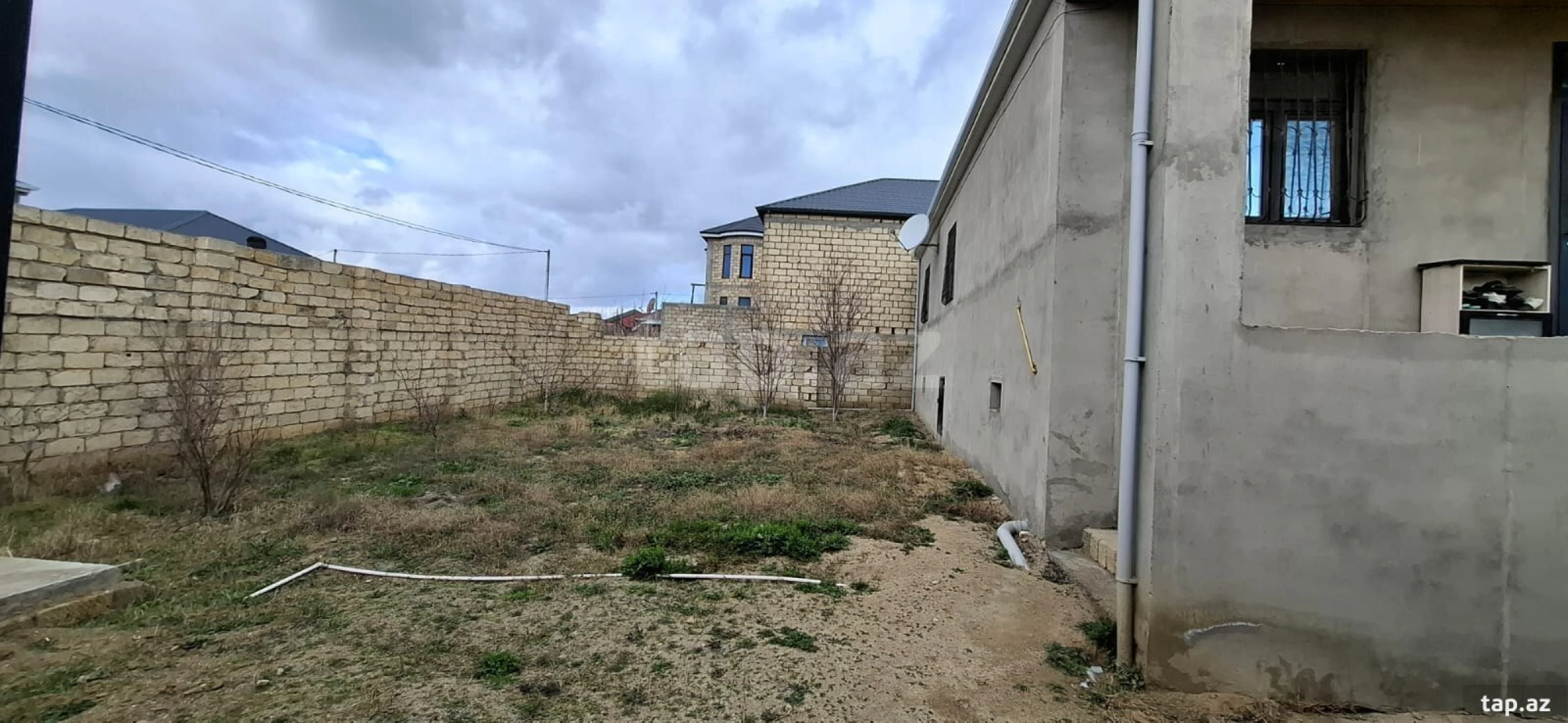 Satılır 4 otaqlı həyət evi