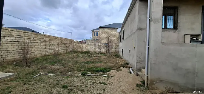 Satılır 4 otaqlı həyət evi