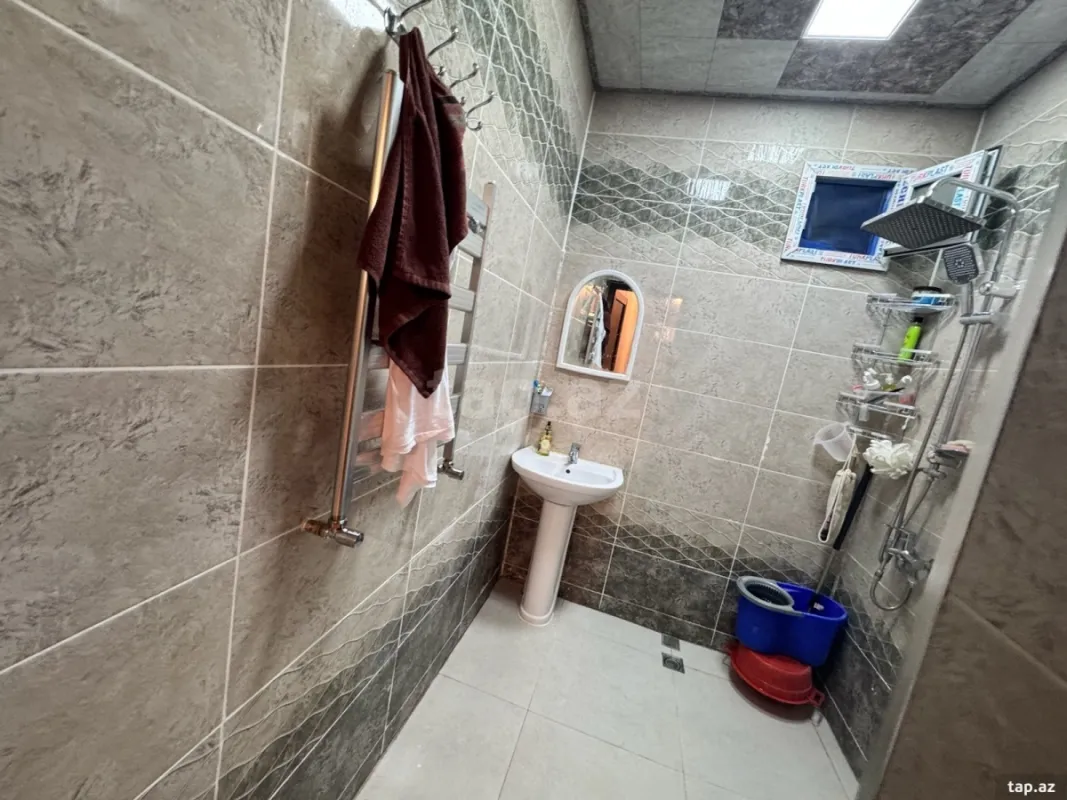 Satılır 5 otaqlı həyət evi