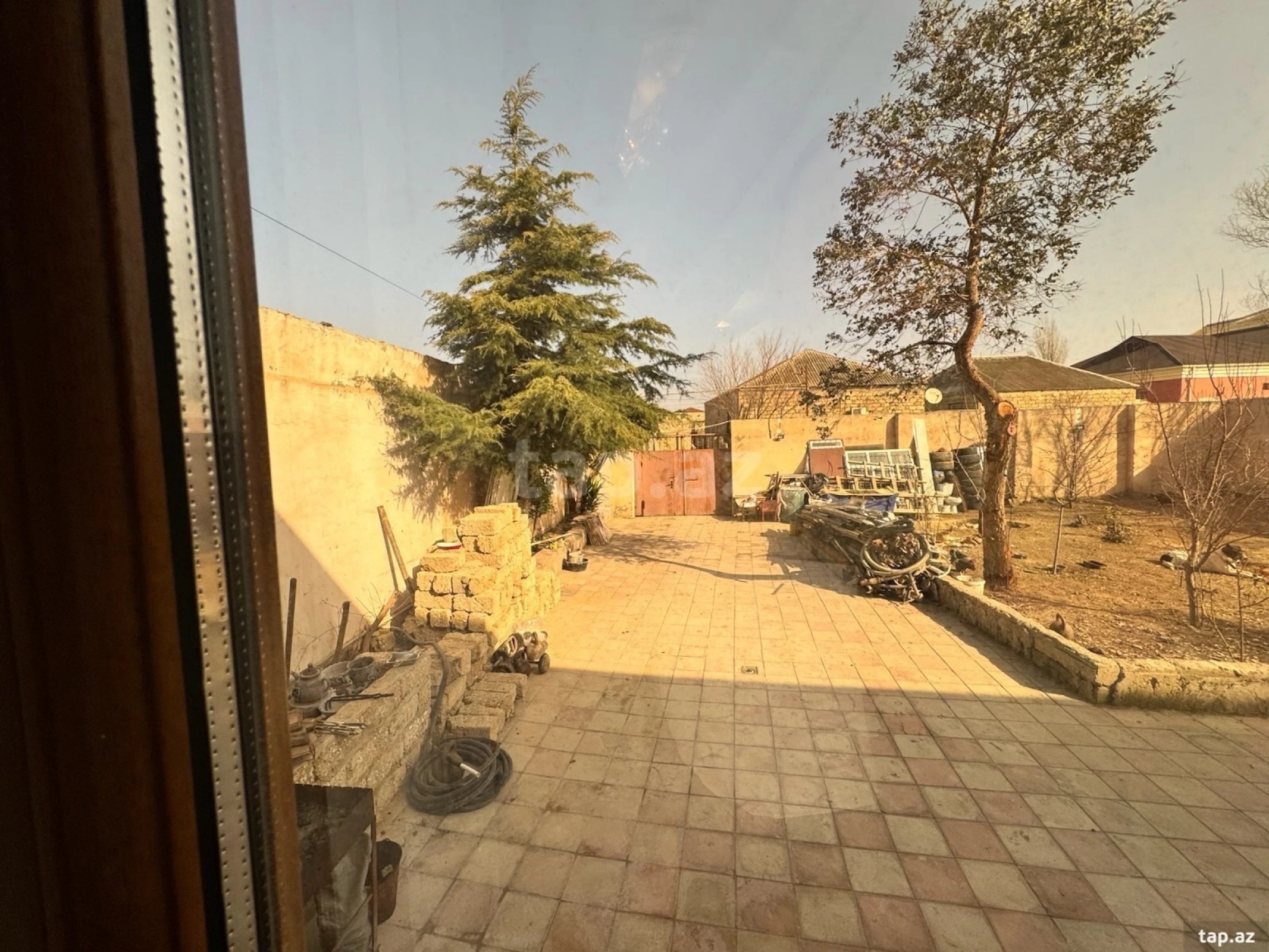 Satılır 5 otaqlı həyət evi