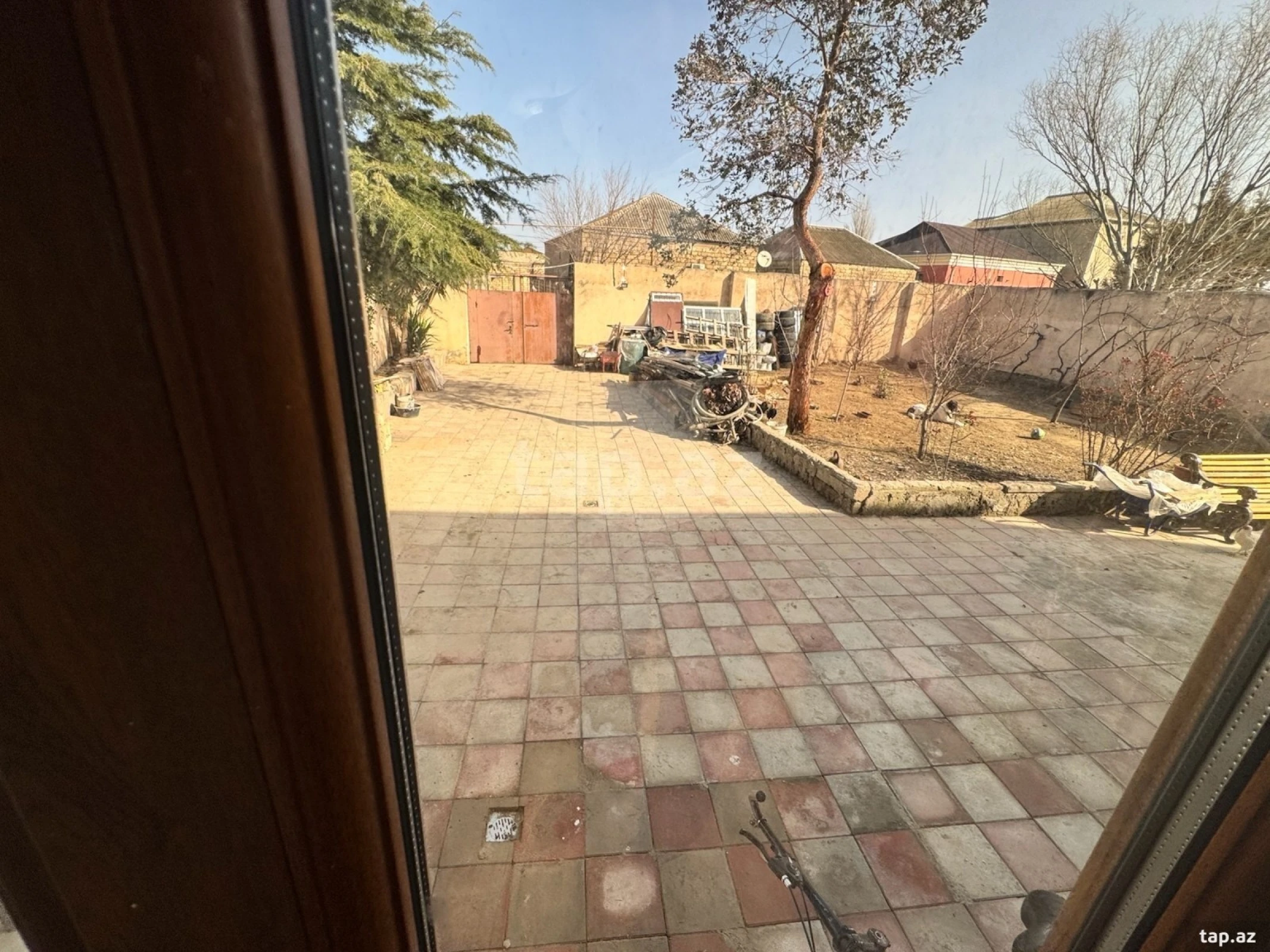 Satılır 5 otaqlı həyət evi