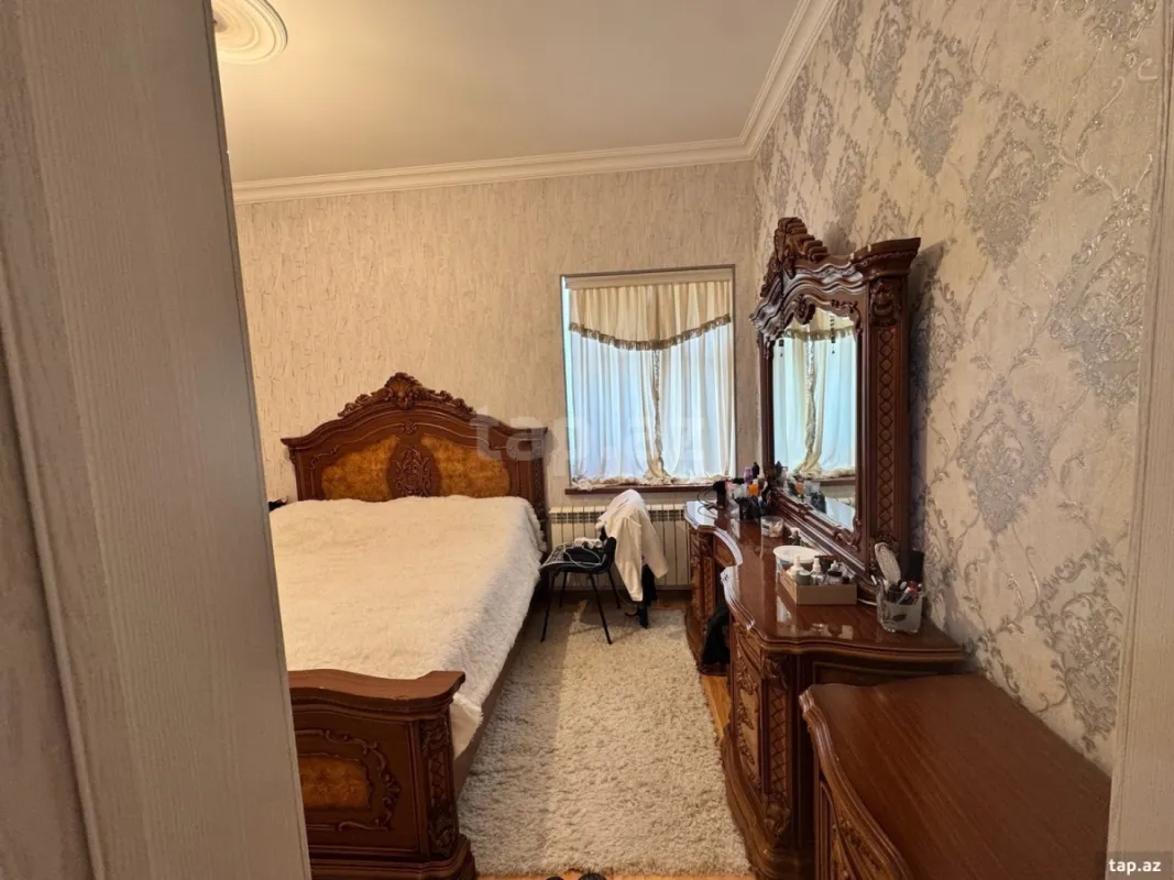 Satılır 5 otaqlı həyət evi