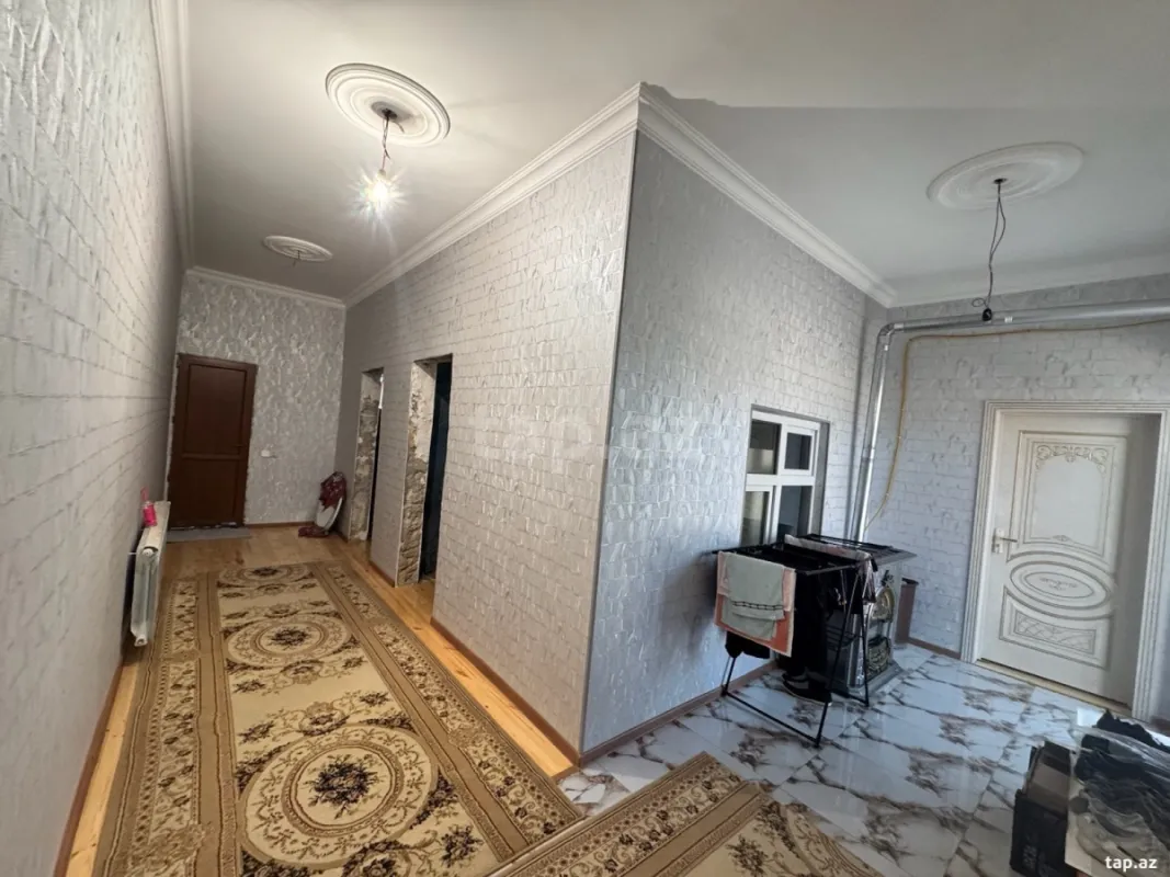 Satılır 5 otaqlı həyət evi