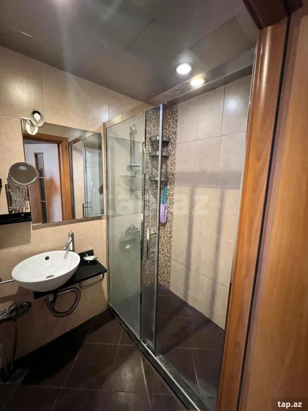 Kirayə verilir 2 otaqlı mənzil 65 m²