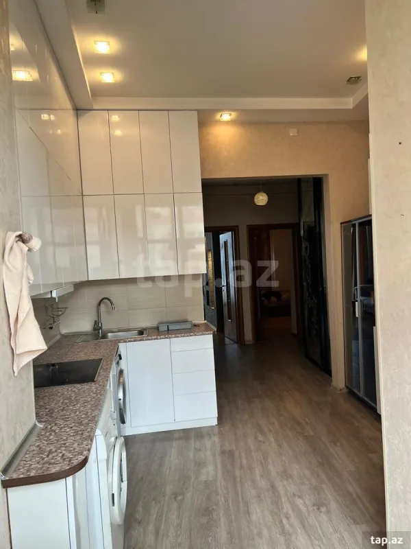 Kirayə verilir 2 otaqlı mənzil 65 m²