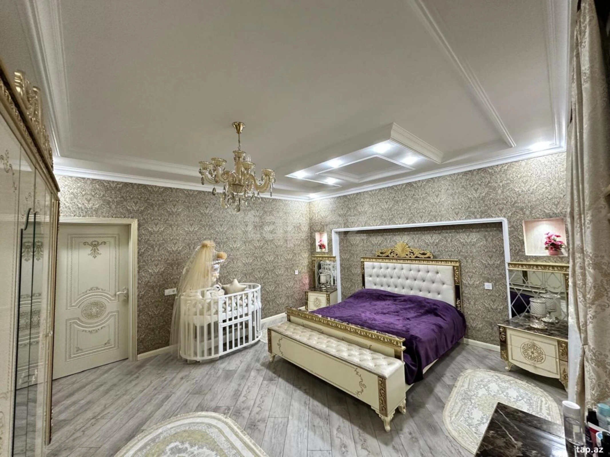 Satılır 9 otaqlı həyət evi