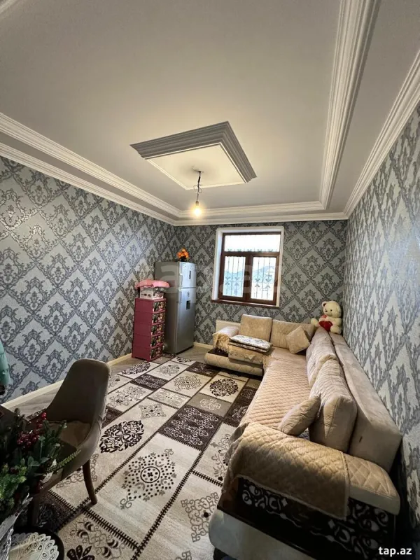 Satılır 9 otaqlı həyət evi