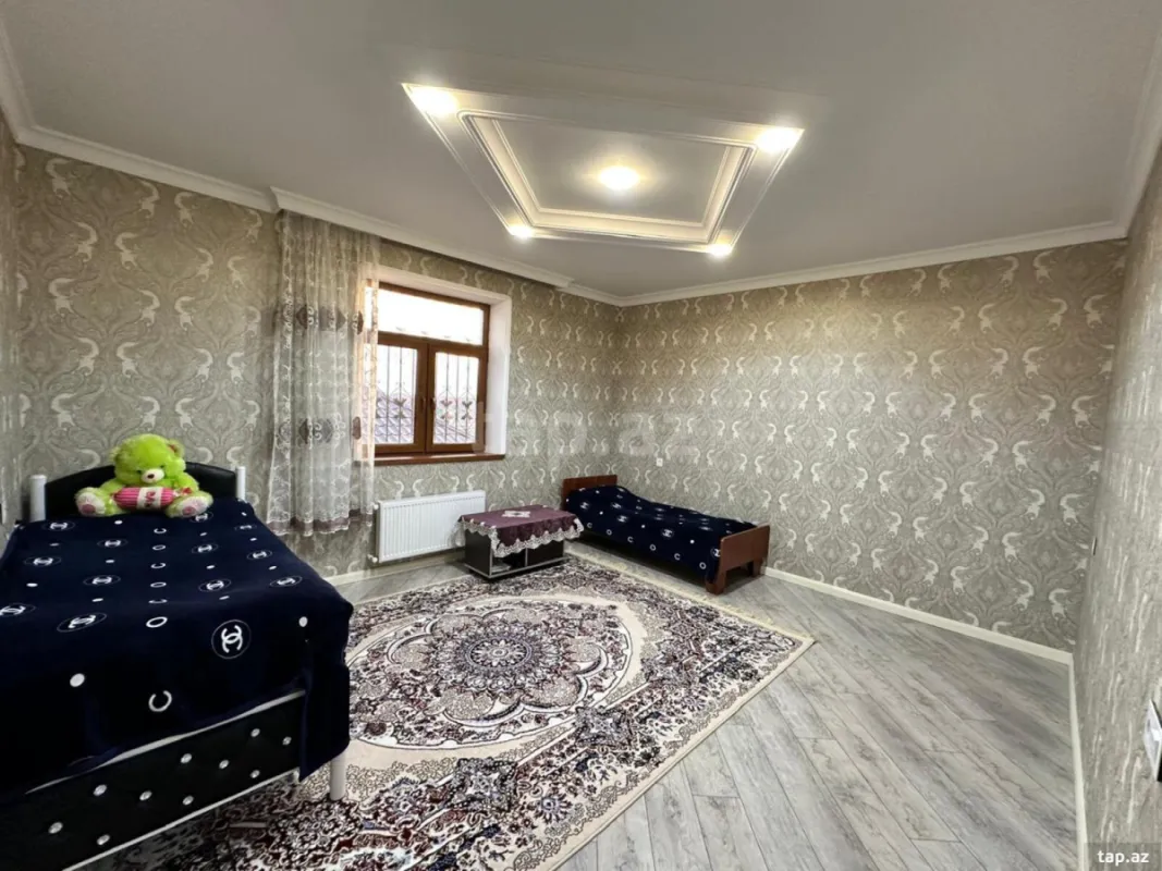 Satılır 9 otaqlı həyət evi