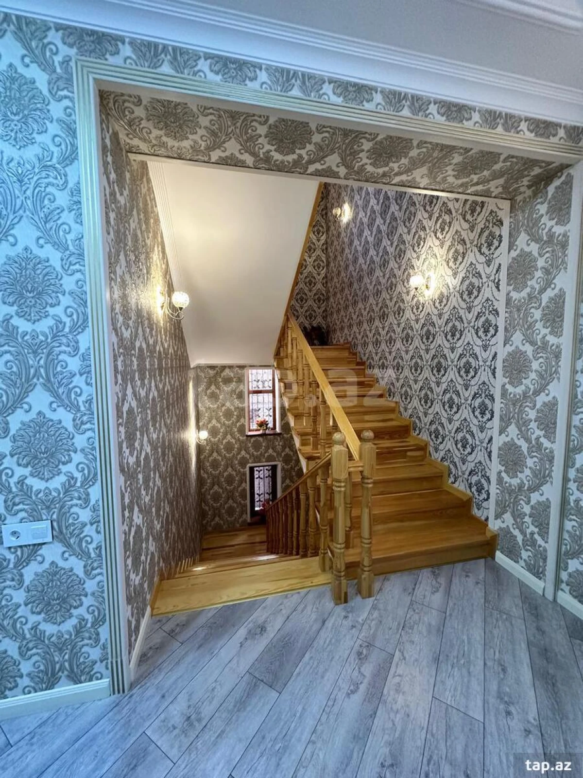 Satılır 9 otaqlı həyət evi