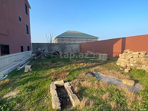 Satılır 9 otaqlı həyət evi