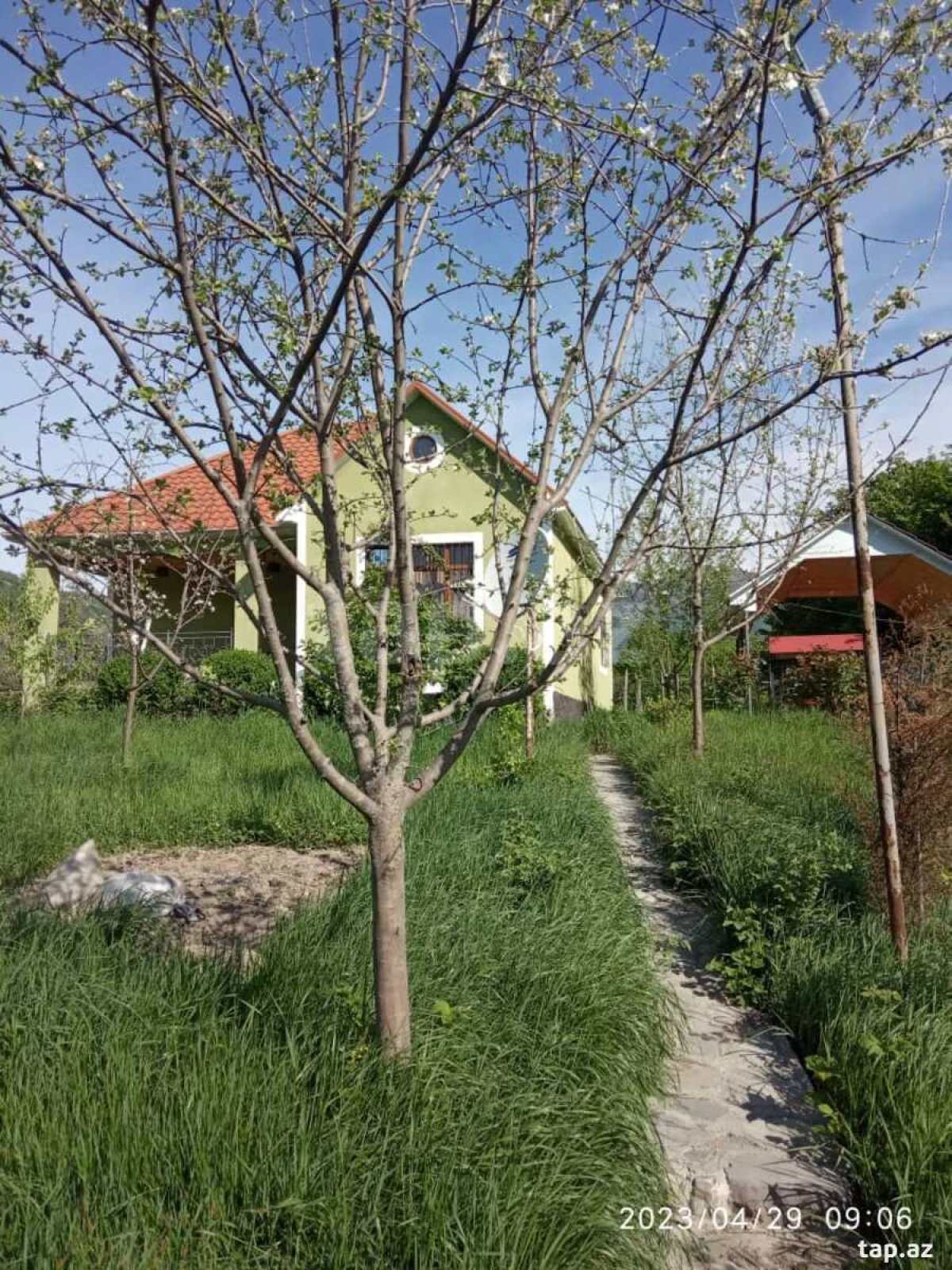 Kirayə verilir 2 otaqlı həyət evi