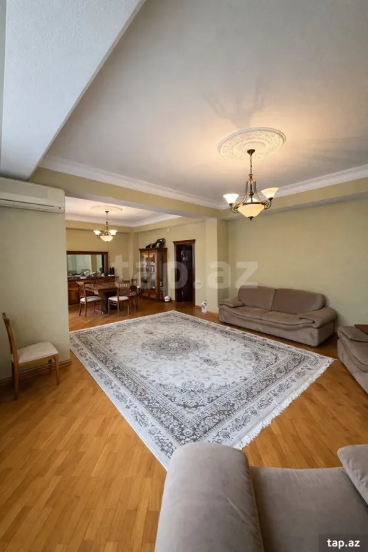 Satılır 3 otaqlı yeni tikili 160 m²