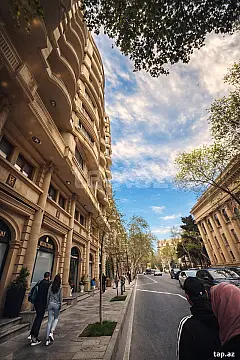 Satılır 3 otaqlı yeni tikili 160 m² — Bakı 3 otaq 160.00 m²