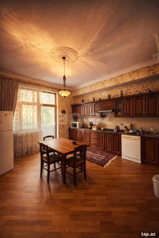 Satılır 3 otaqlı yeni tikili 160 m²