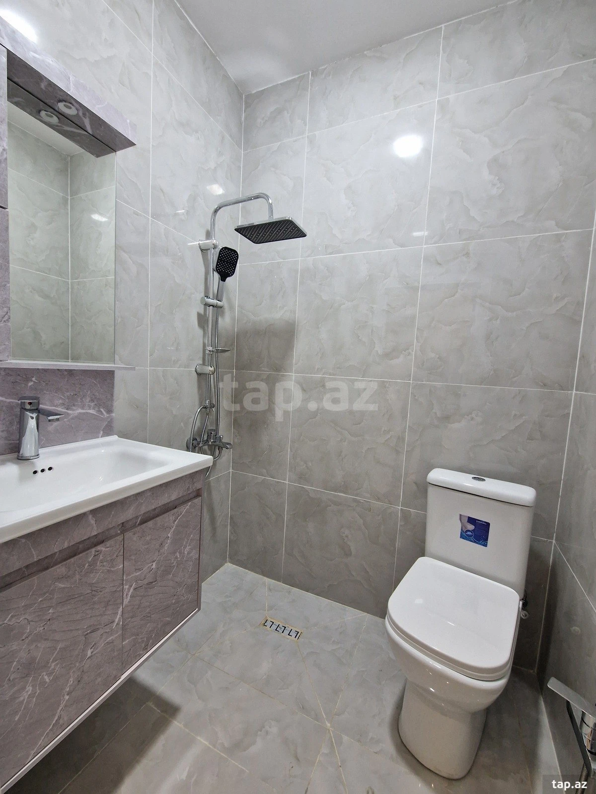 Satılır 3 otaqlı yeni tikili 60 m²