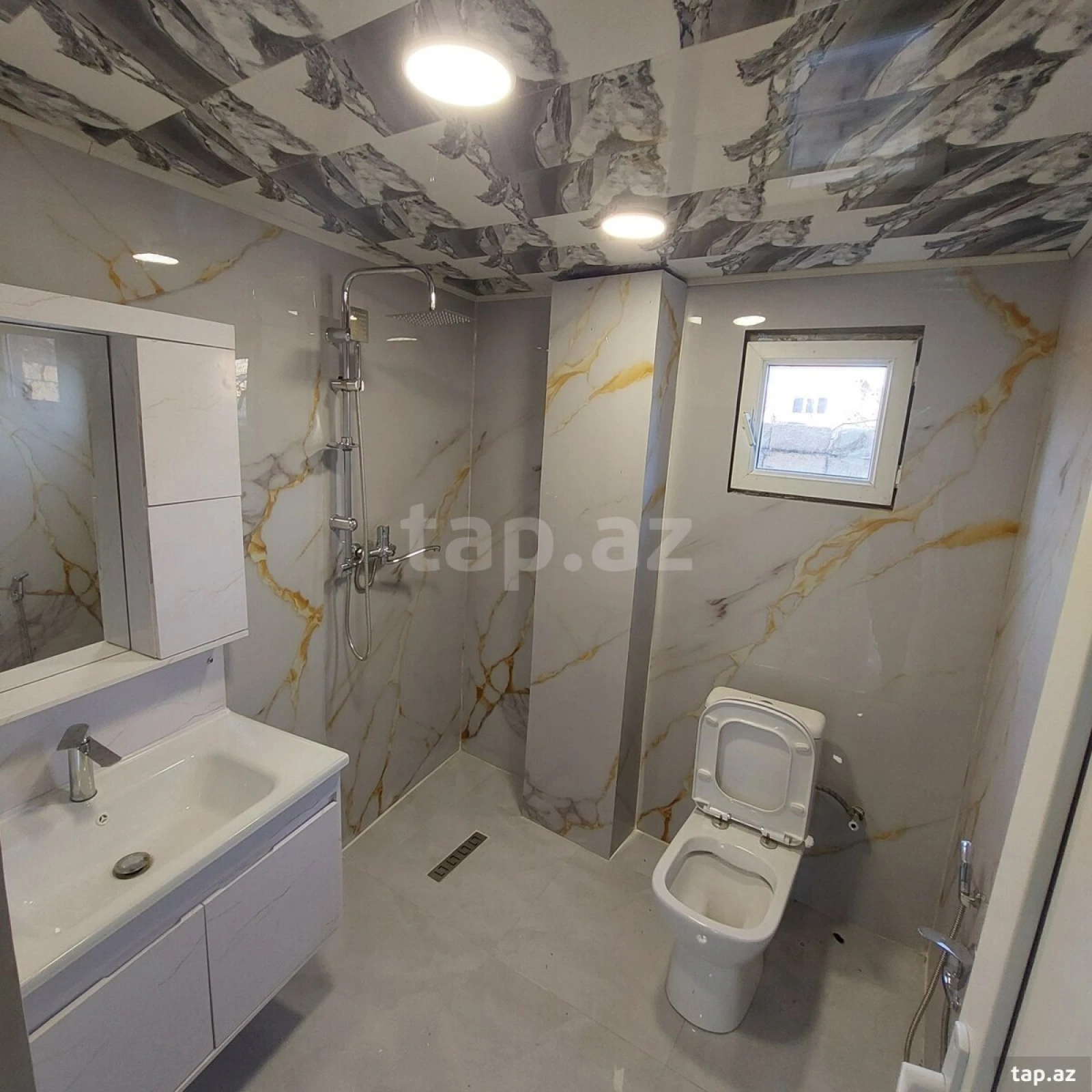 Satılır 5 otaqlı həyət evi