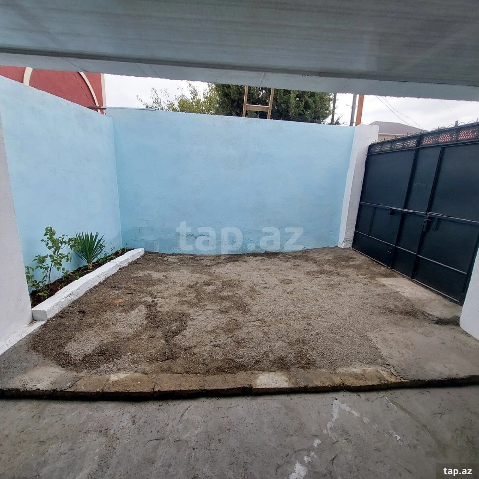 Satılır 5 otaqlı həyət evi