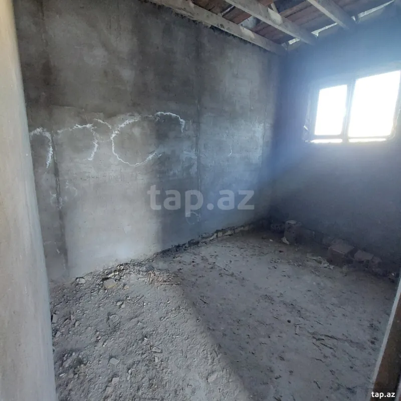 Satılır 5 otaqlı həyət evi