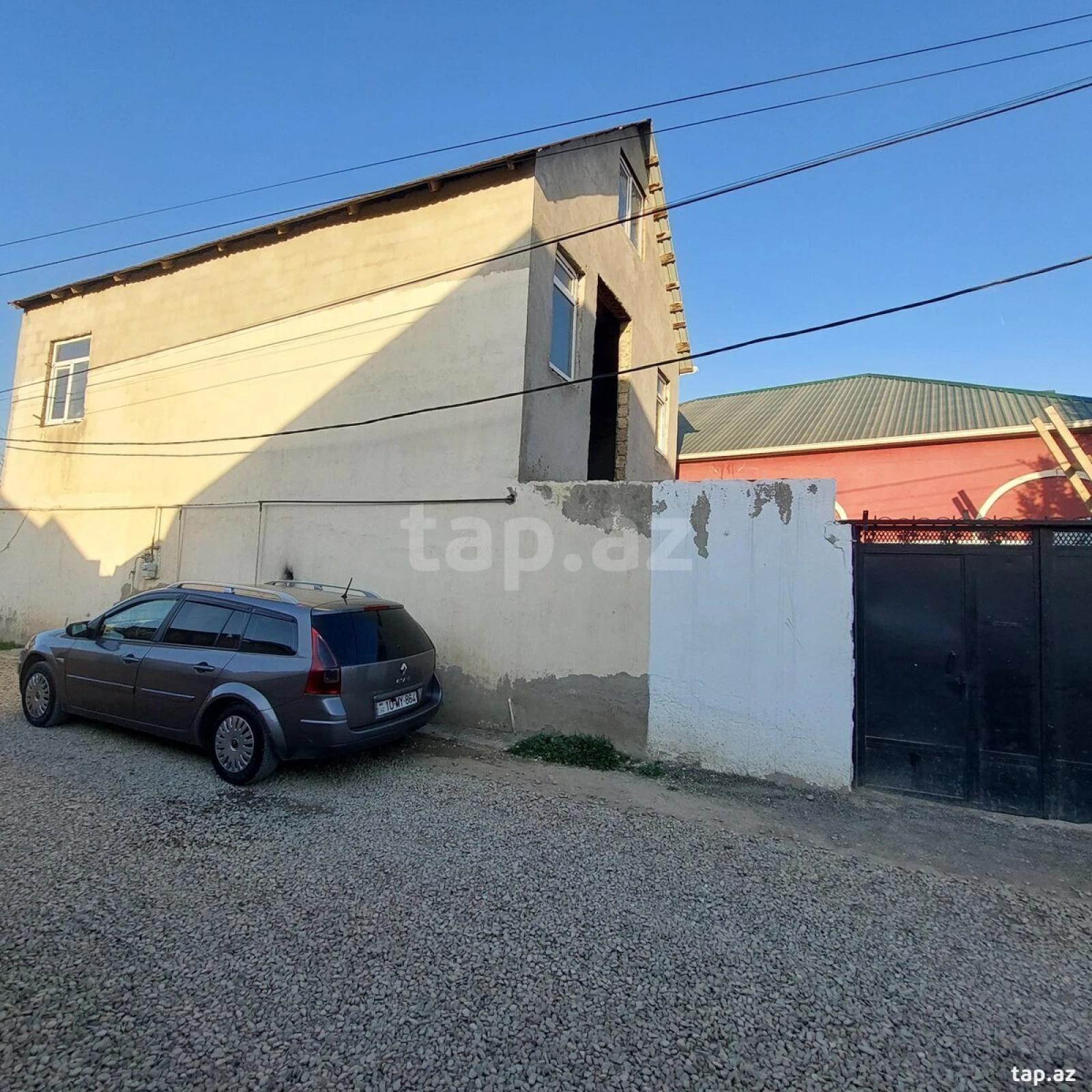 Satılır 5 otaqlı həyət evi