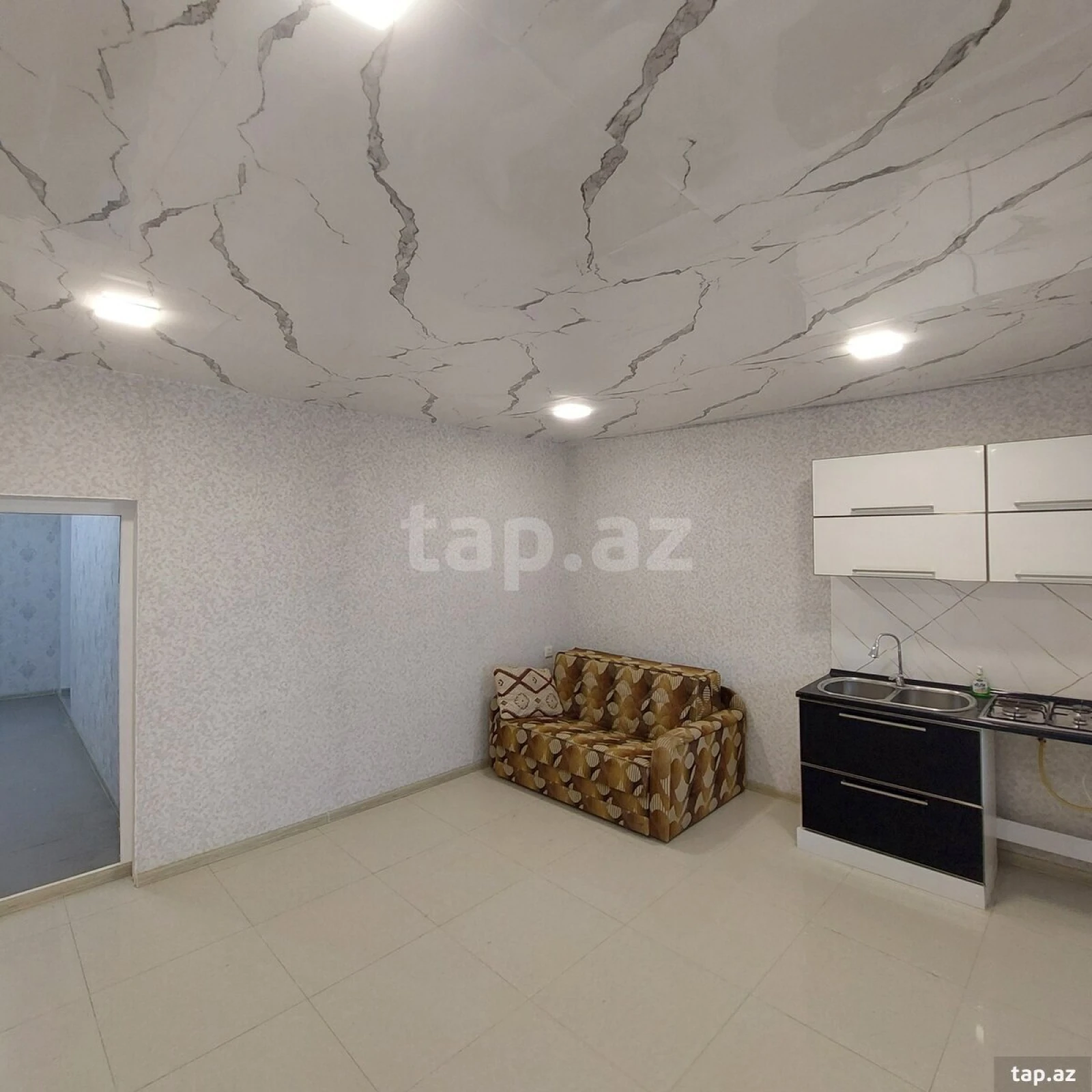 Satılır 5 otaqlı həyət evi