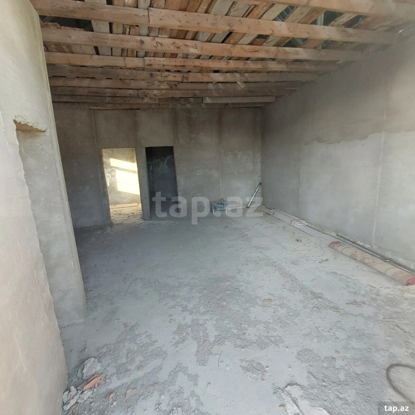 Satılır 5 otaqlı həyət evi