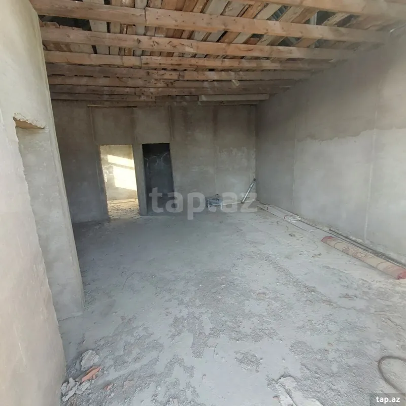 Satılır 5 otaqlı həyət evi